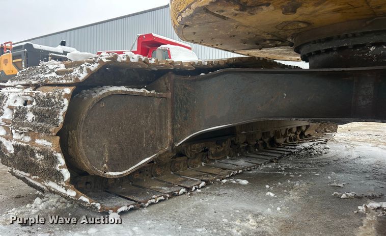 image for item ET6746 2005 Komatsu PC228USLC-3 excavator