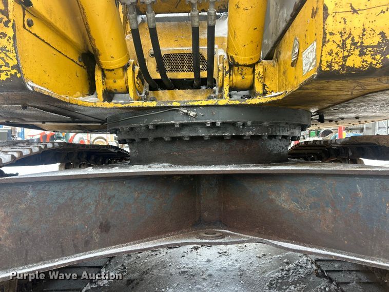 image for item ET6746 2005 Komatsu PC228USLC-3 excavator