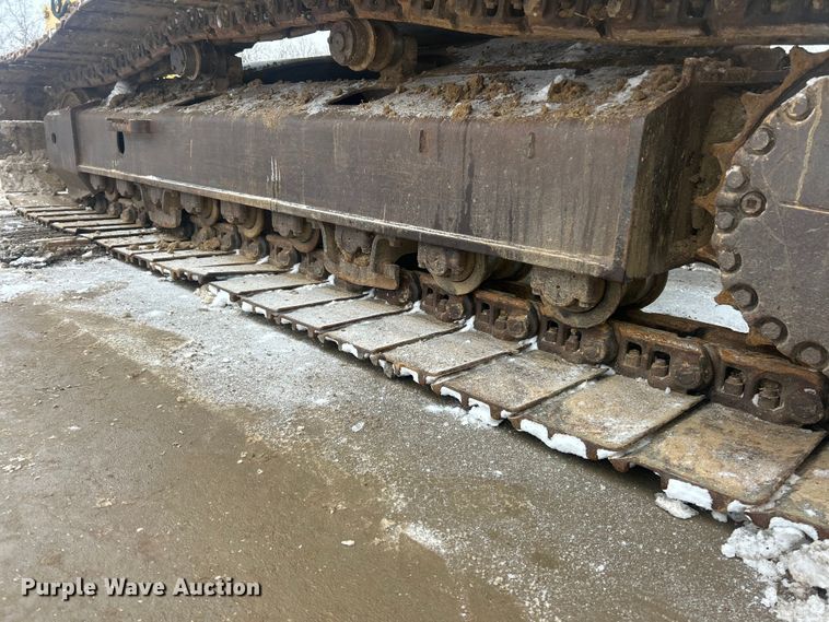 image for item ET6746 2005 Komatsu PC228USLC-3 excavator