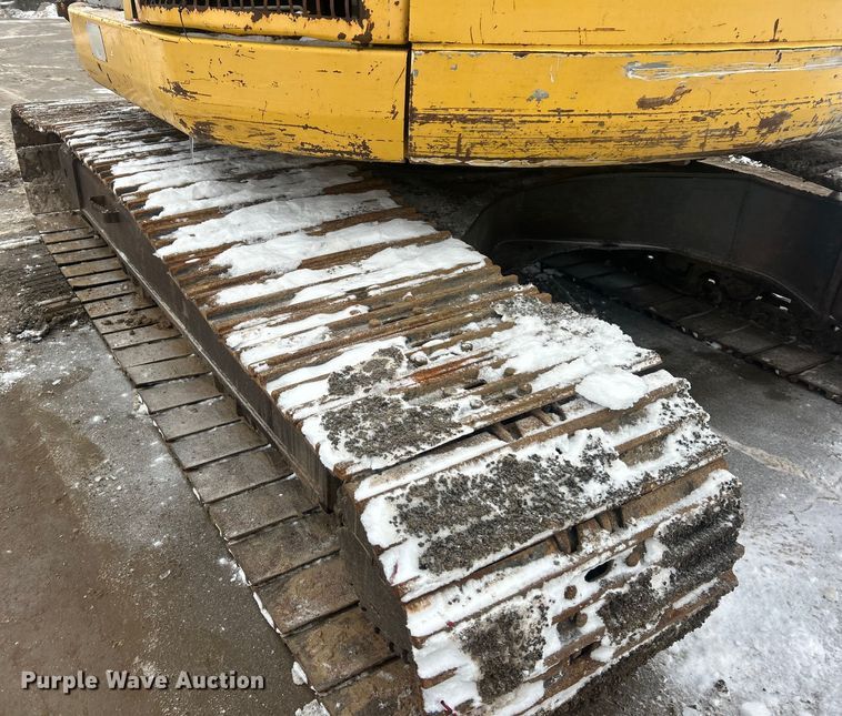 image for item ET6746 2005 Komatsu PC228USLC-3 excavator