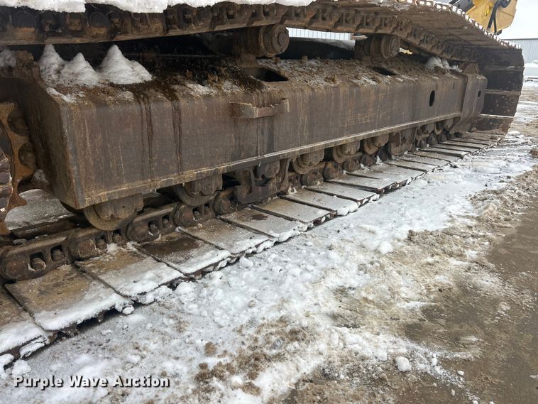 image for item ET6746 2005 Komatsu PC228USLC-3 excavator