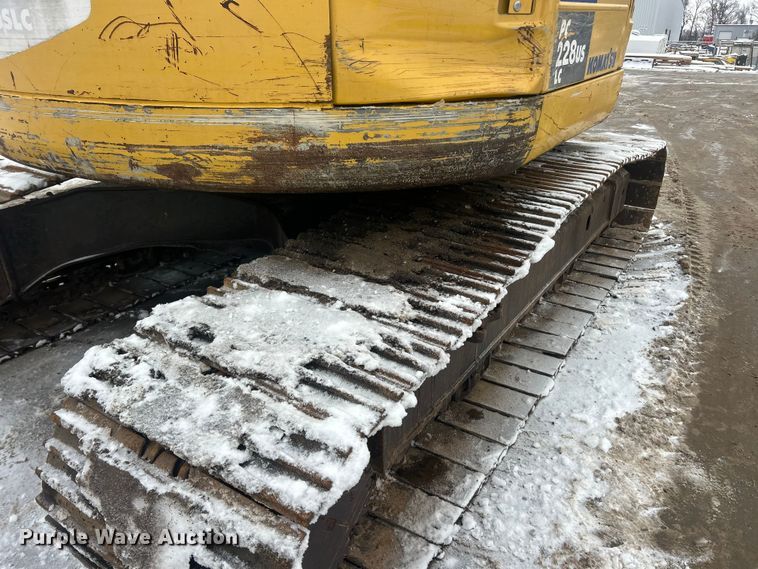 image for item ET6746 2005 Komatsu PC228USLC-3 excavator