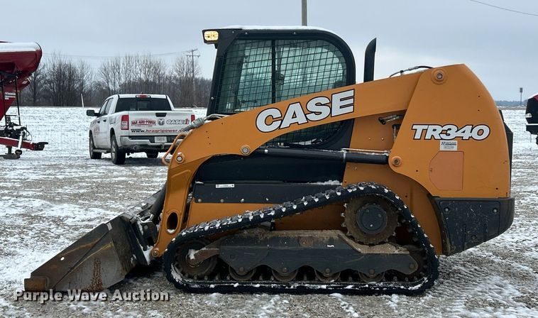 image for item ET6749 2019 Case TR340 tracked skid steer loader
