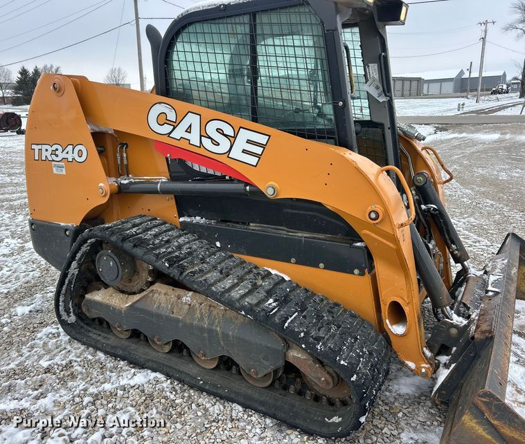 image for item ET6749 2019 Case TR340 tracked skid steer loader