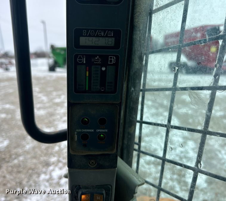 image for item ET6749 2019 Case TR340 tracked skid steer loader