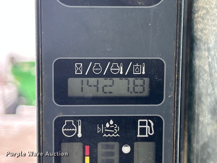 image for item ET6749 2019 Case TR340 tracked skid steer loader