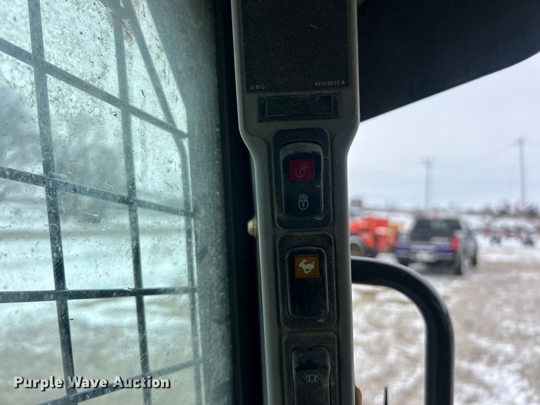 image for item ET6749 2019 Case TR340 tracked skid steer loader