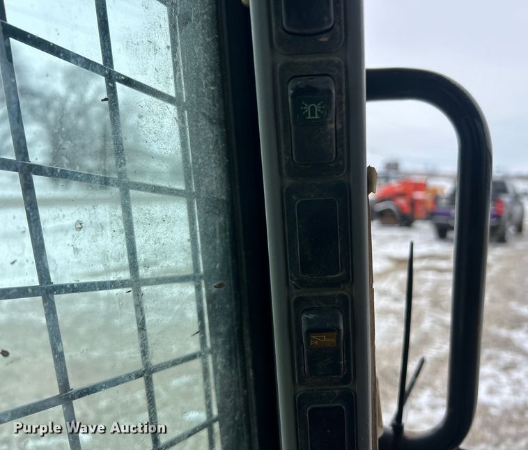 image for item ET6749 2019 Case TR340 tracked skid steer loader