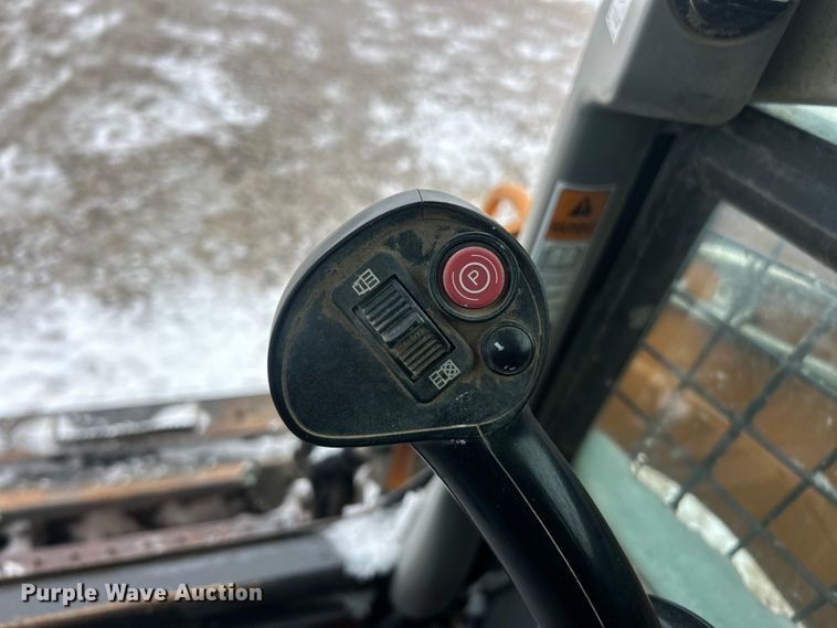 image for item ET6749 2019 Case TR340 tracked skid steer loader