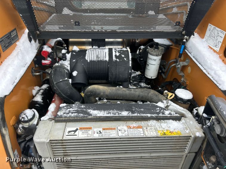 image for item ET6749 2019 Case TR340 tracked skid steer loader