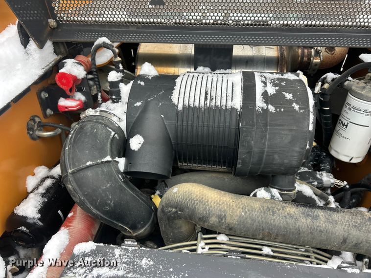 image for item ET6749 2019 Case TR340 tracked skid steer loader