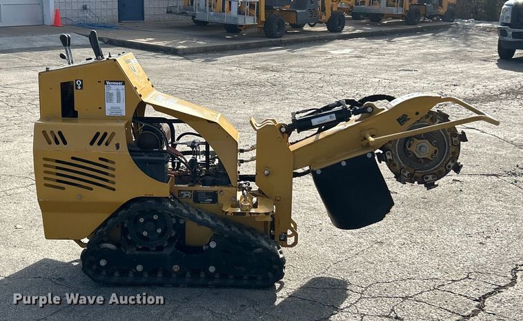 image for item ET6763 2022 Vermeer SC30TX stump grinder