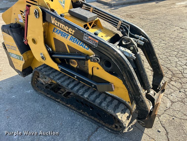 image for item ET6764 2021 Vermeer S925TX compact utility loader