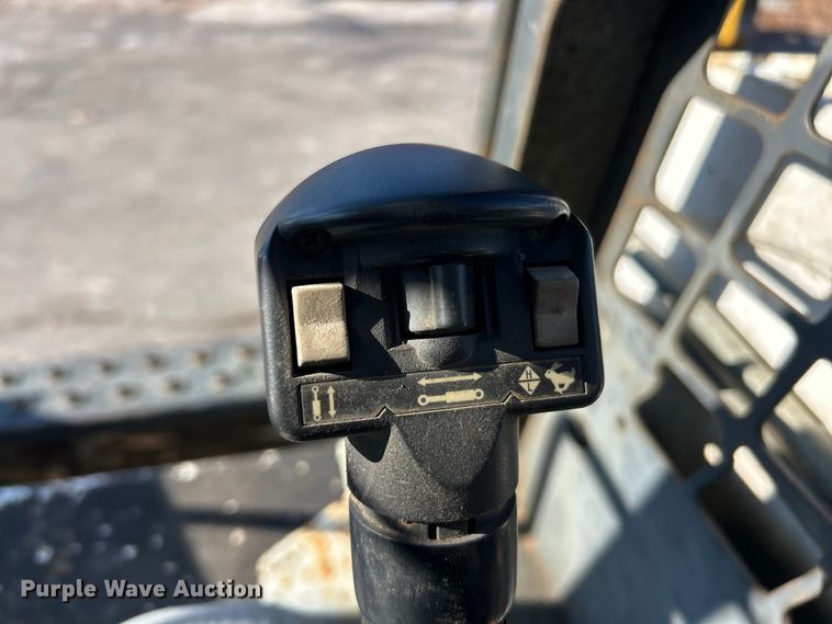 image for item ET6765 2008 Bobcat S150 skid steer loader