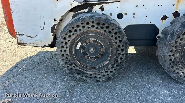image for item ET6765 2008 Bobcat S150 skid steer loader