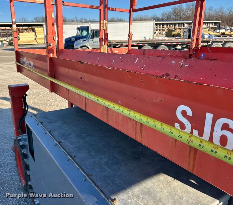 image for item ET6766 2013 Skyjack SJ 6832RT scissor lift