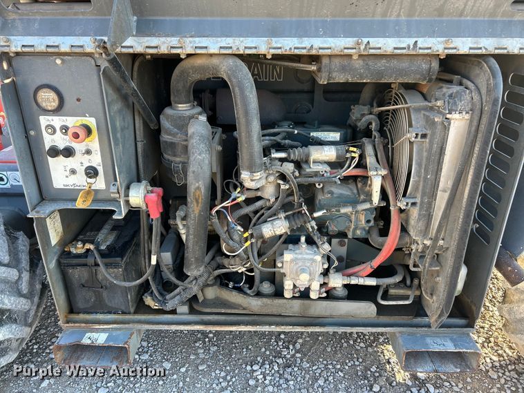 image for item ET6766 2013 Skyjack SJ 6832RT scissor lift