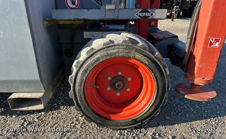 image for item ET6766 2013 Skyjack SJ 6832RT scissor lift