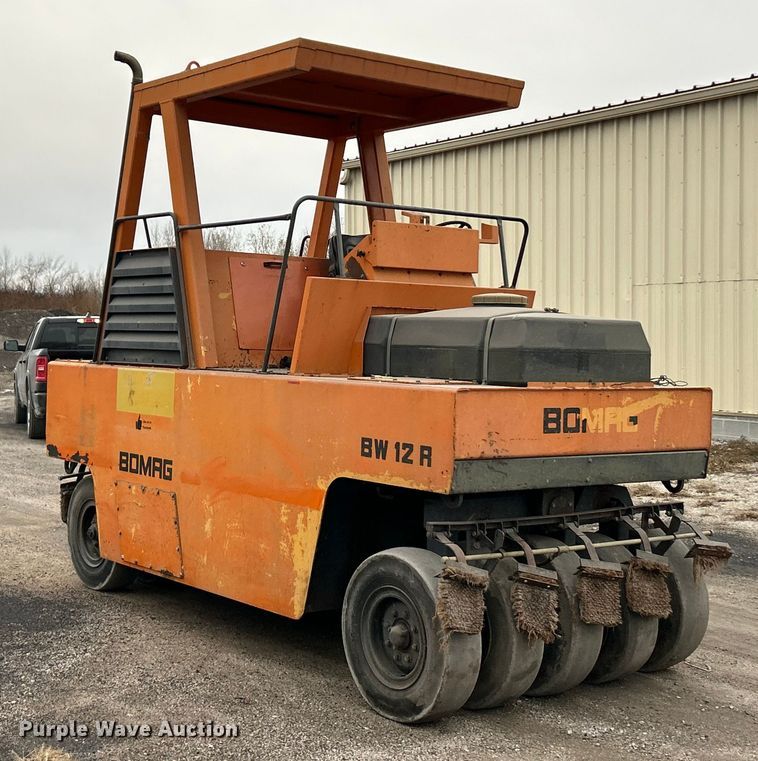 image for item ET6784 1988 Bomag BW12R pneumatic roller
