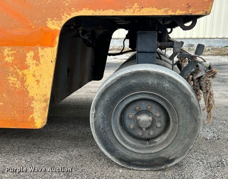 image for item ET6784 1988 Bomag BW12R pneumatic roller