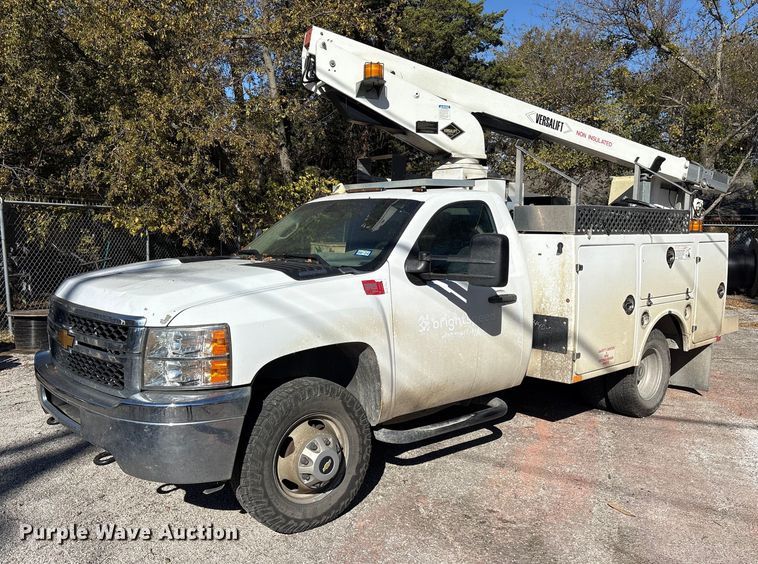 image for item ET7315 2012 Chevrolet Silverado 3500HD bucket truck