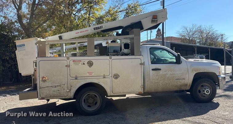 image for item ET7315 2012 Chevrolet Silverado 3500HD bucket truck