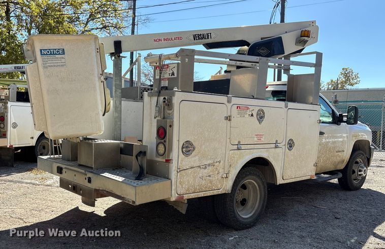 image for item ET7315 2012 Chevrolet Silverado 3500HD bucket truck