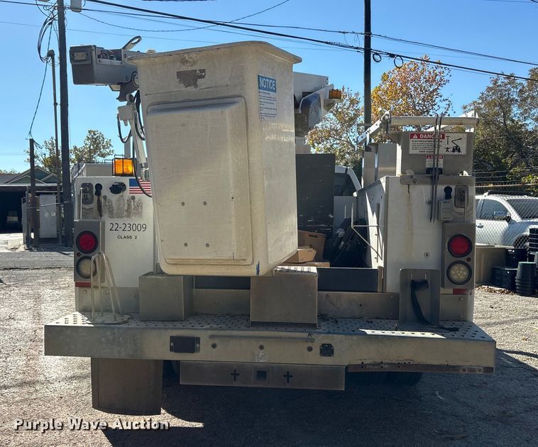 image for item ET7315 2012 Chevrolet Silverado 3500HD bucket truck
