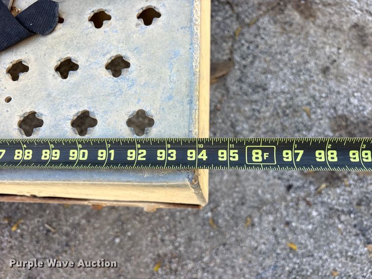 image for item ET7315 2012 Chevrolet Silverado 3500HD bucket truck