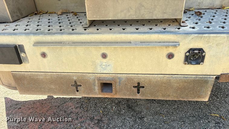 image for item ET7315 2012 Chevrolet Silverado 3500HD bucket truck