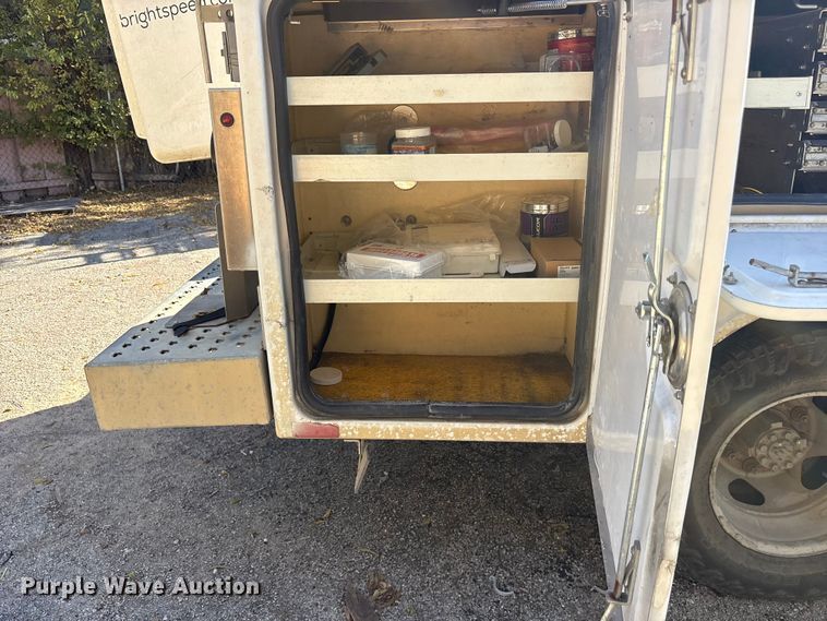 image for item ET7315 2012 Chevrolet Silverado 3500HD bucket truck