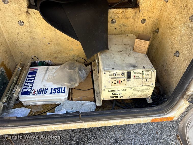 image for item ET7315 2012 Chevrolet Silverado 3500HD bucket truck