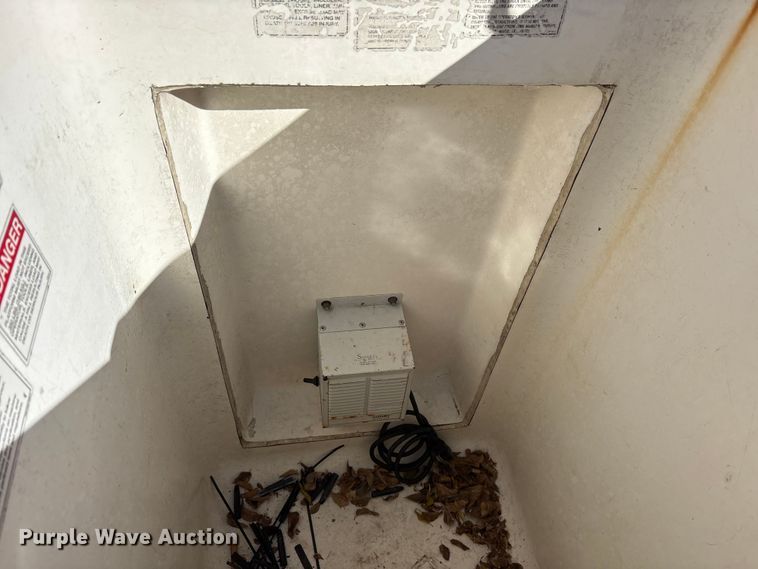 image for item ET7315 2012 Chevrolet Silverado 3500HD bucket truck