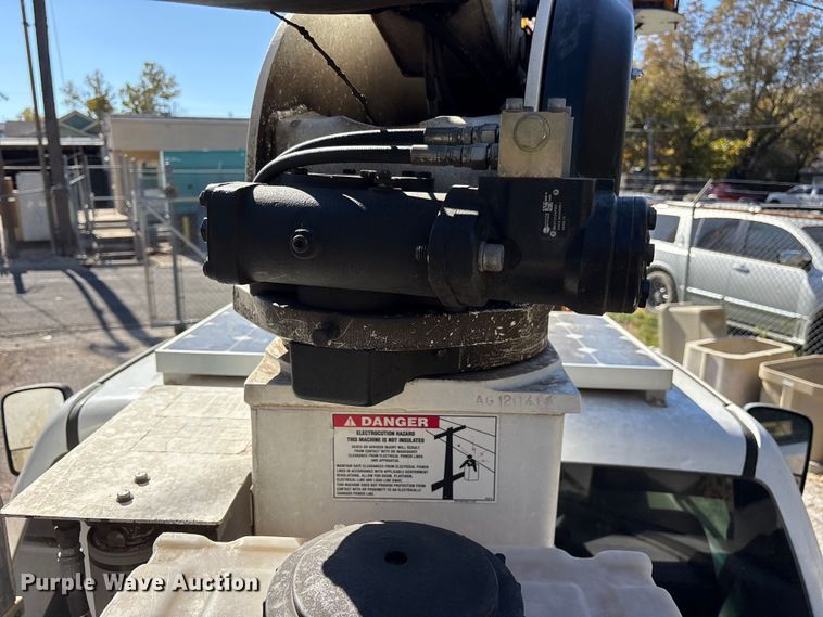 image for item ET7315 2012 Chevrolet Silverado 3500HD bucket truck