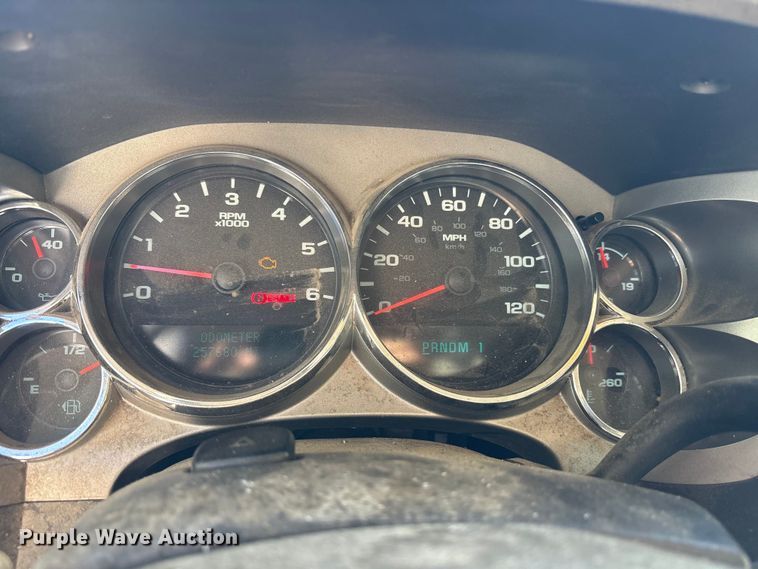 image for item ET7315 2012 Chevrolet Silverado 3500HD bucket truck