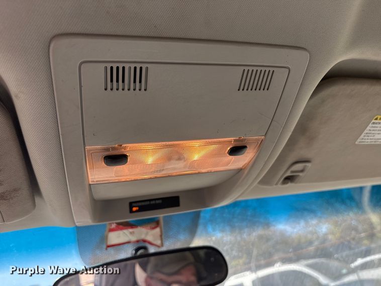 image for item ET7315 2012 Chevrolet Silverado 3500HD bucket truck