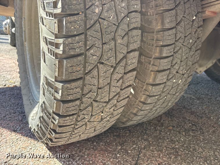 image for item ET7315 2012 Chevrolet Silverado 3500HD bucket truck