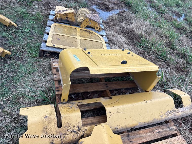 image for item ET7334 Caterpillar dozer parts