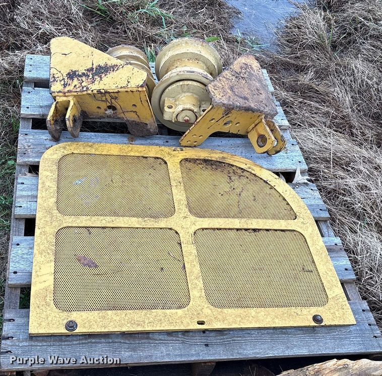 image for item ET7334 Caterpillar dozer parts