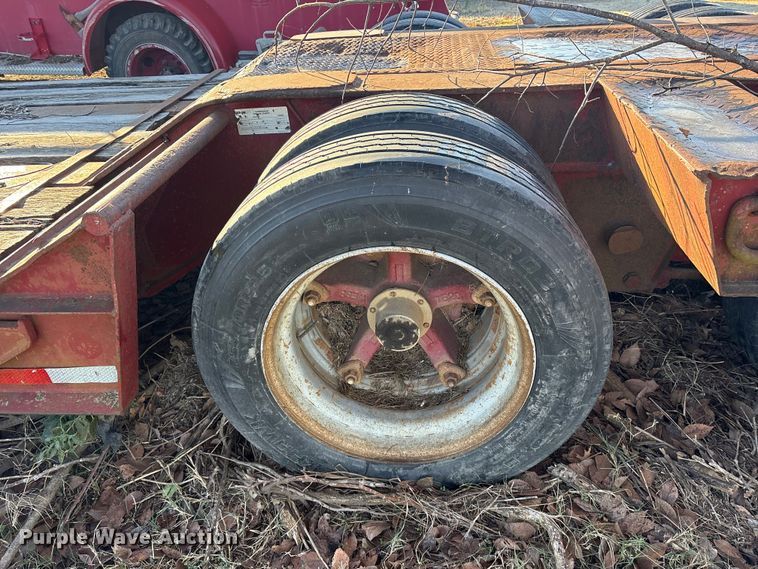 image for item ET7341 1991 Globe GTDG-35 BT Puma lowboy equipment trailer