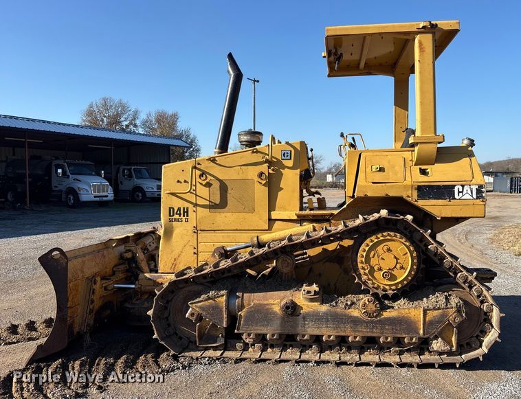 image for item ET7342 1987 Caterpillar D4H dozer