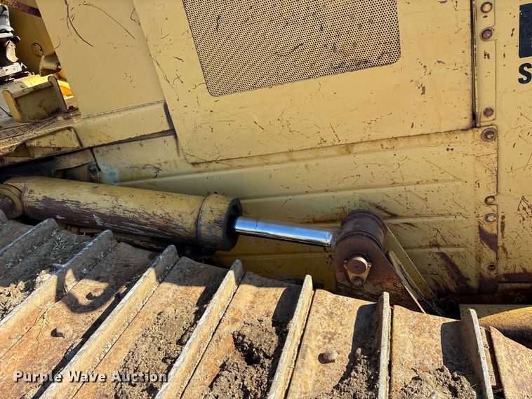 image for item ET7342 1987 Caterpillar D4H dozer