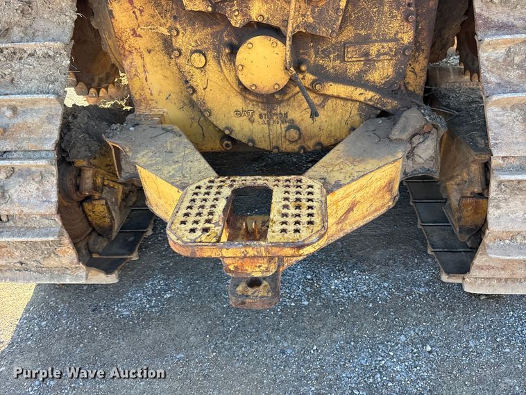 image for item ET7342 1987 Caterpillar D4H dozer