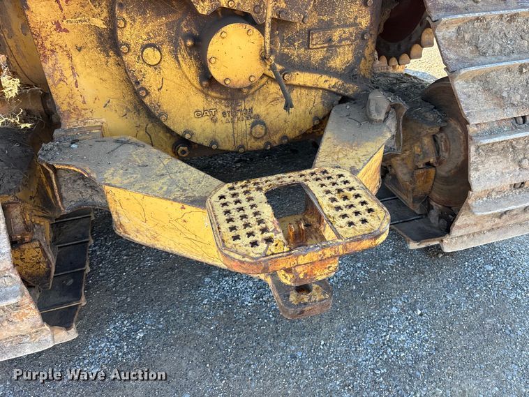 image for item ET7342 1987 Caterpillar D4H dozer