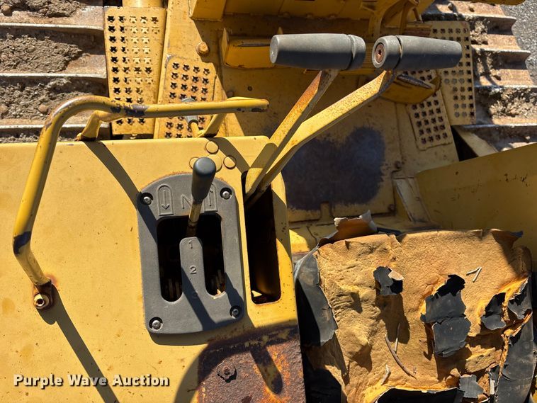 image for item ET7342 1987 Caterpillar D4H dozer