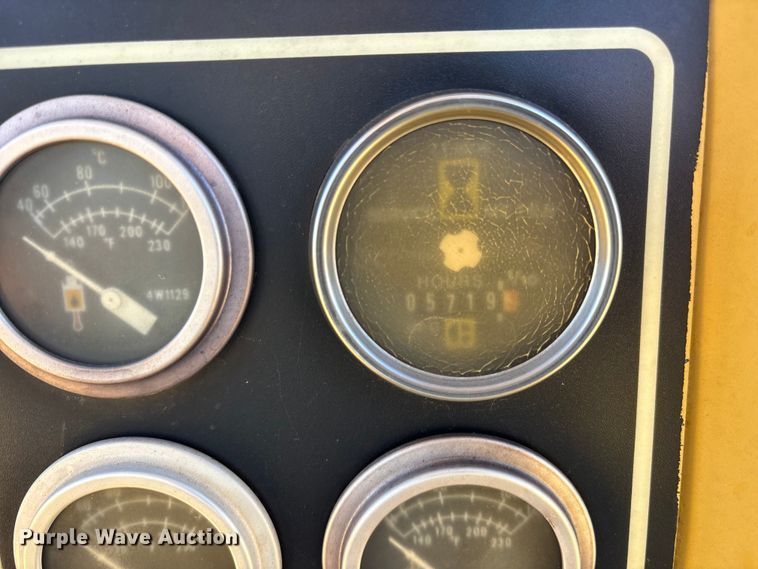 image for item ET7342 1987 Caterpillar D4H dozer