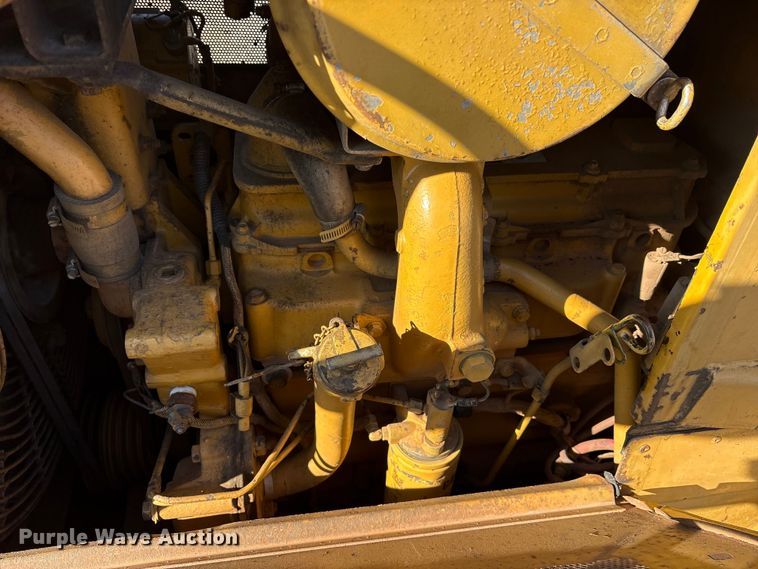image for item ET7342 1987 Caterpillar D4H dozer