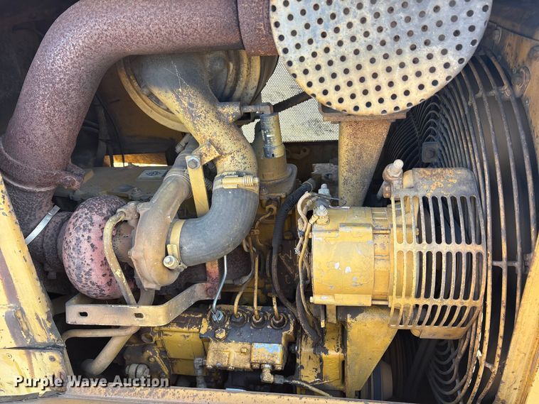 image for item ET7342 1987 Caterpillar D4H dozer