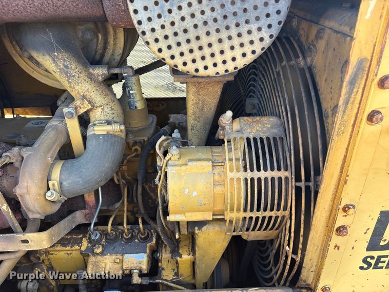 image for item ET7342 1987 Caterpillar D4H dozer
