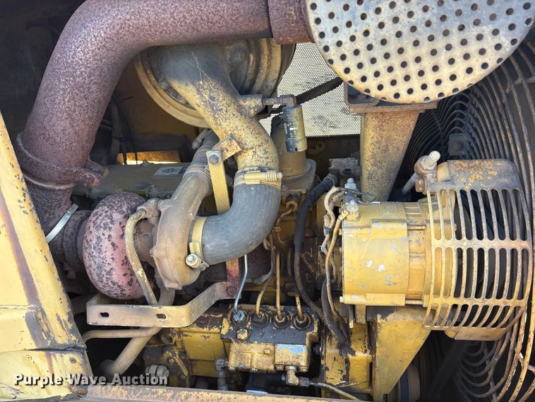 image for item ET7342 1987 Caterpillar D4H dozer